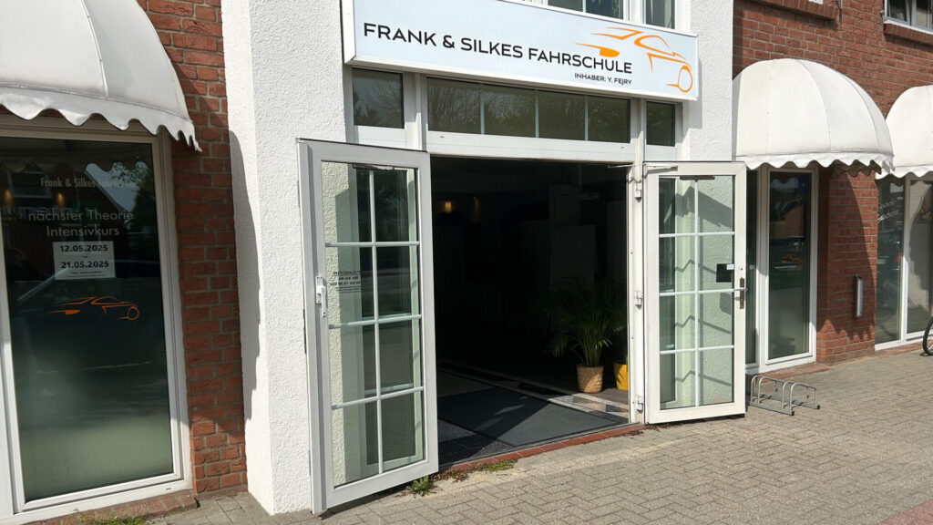 Frank und Silkes Fahrschule in Norderstedt von außen